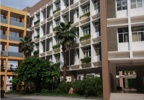深圳市光明新區(qū)實驗學(xué)校中學(xué)部圖片