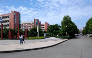 重慶市南川隆化職業(yè)中學(xué)校|南川隆化職中